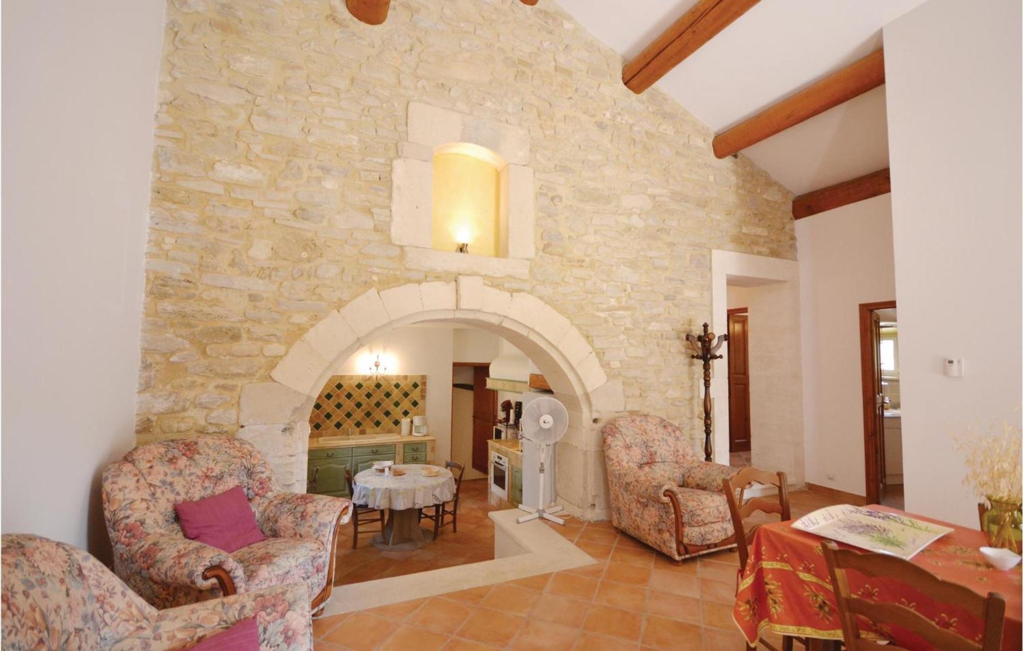 Awesome Home In Bollene With Wifi 외부 사진