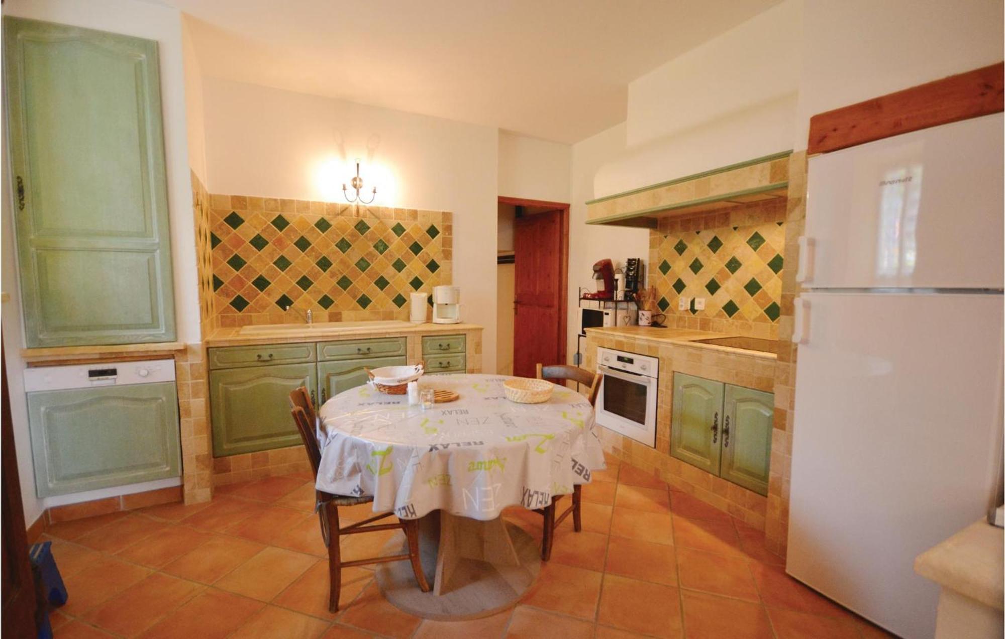 Awesome Home In Bollene With Wifi 외부 사진