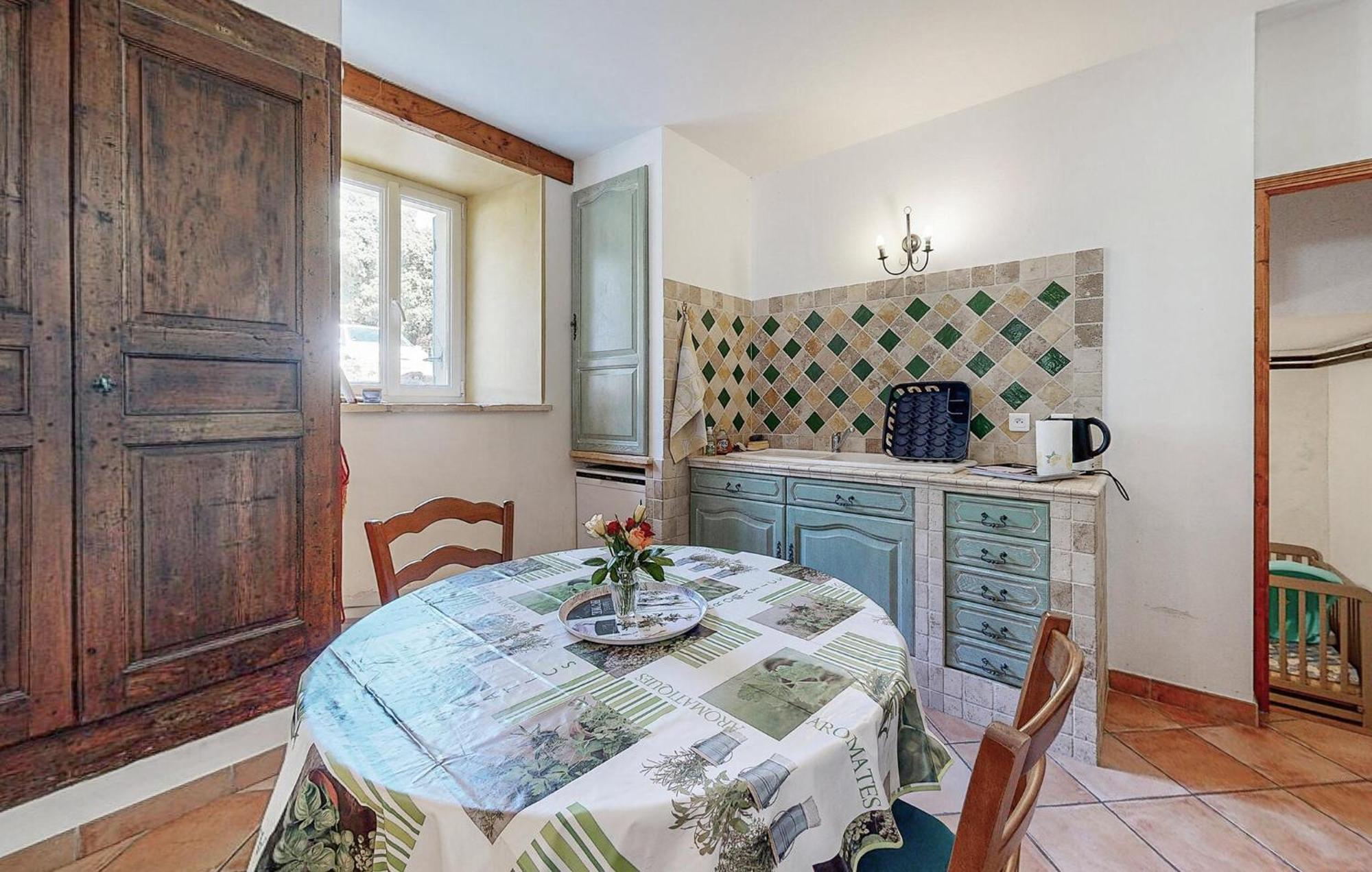 Awesome Home In Bollene With Wifi 외부 사진